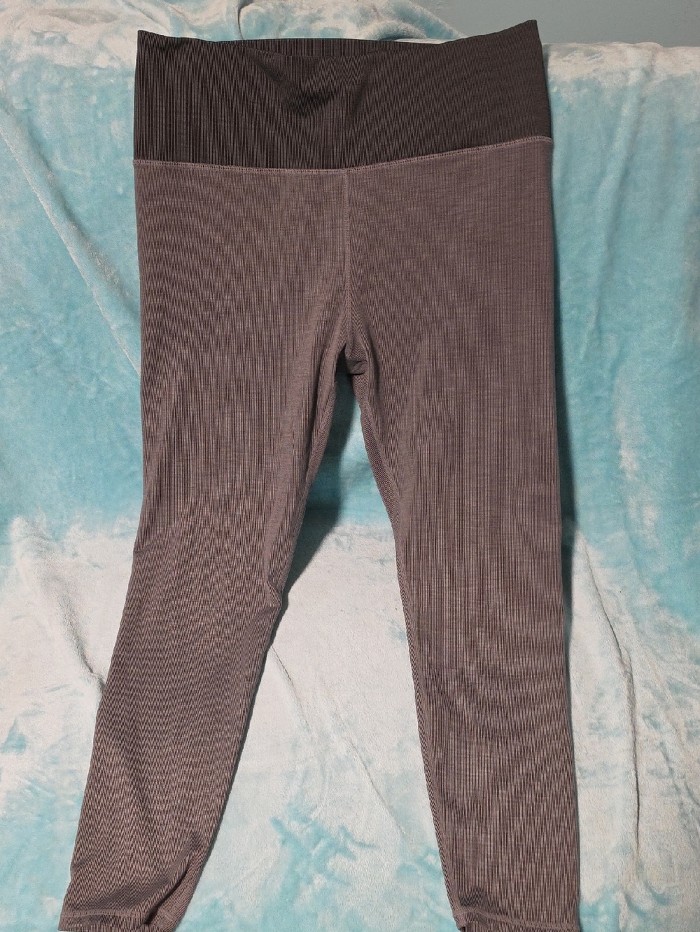 High-Waist Ribbed Leggings – Gray